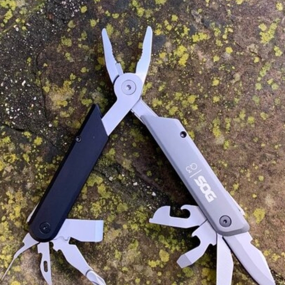 SOG Pliers Multitool Q3